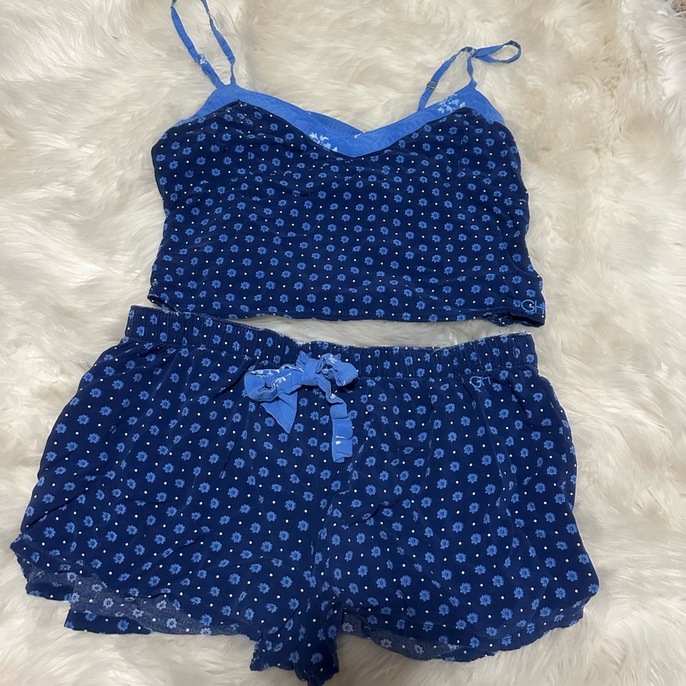 Gilly Hicks Blue Pajama Set with Light Blue Accents back has keyhole. So comfy